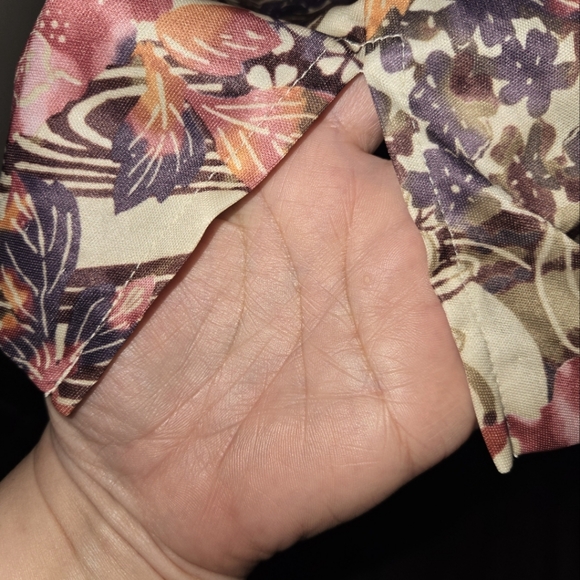 ***Sara Morgan Floral Shirt (3X) - Picture 6 of 8